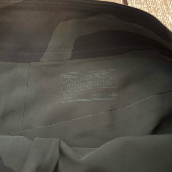 Patagonia Hydropeak Boardshorts, 32 - Picture 3 of 3